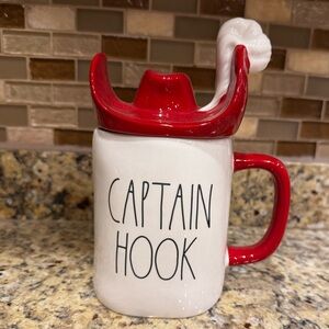 NWOT Disney are Dunn Captain Hook Mug with Hat Topper Lid